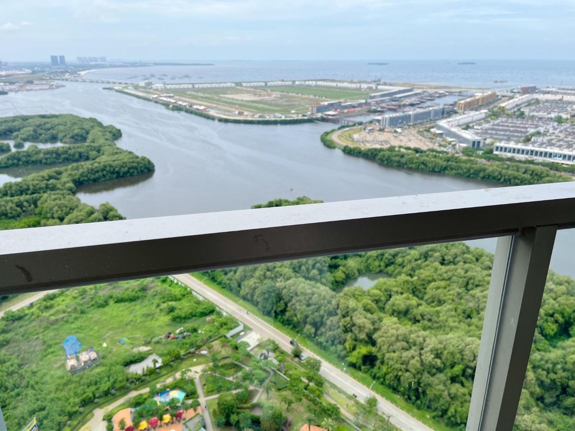 Gold Coast Pik Sea View Apartments By Longesuites Jakarta Zimmer foto