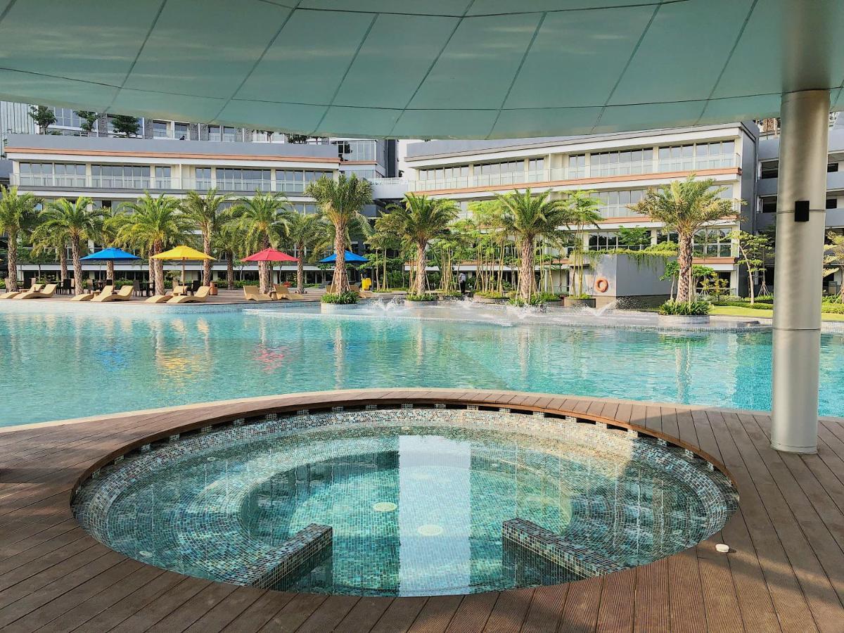 Gold Coast Pik Sea View Apartments By Longesuites Jakarta Exterior foto